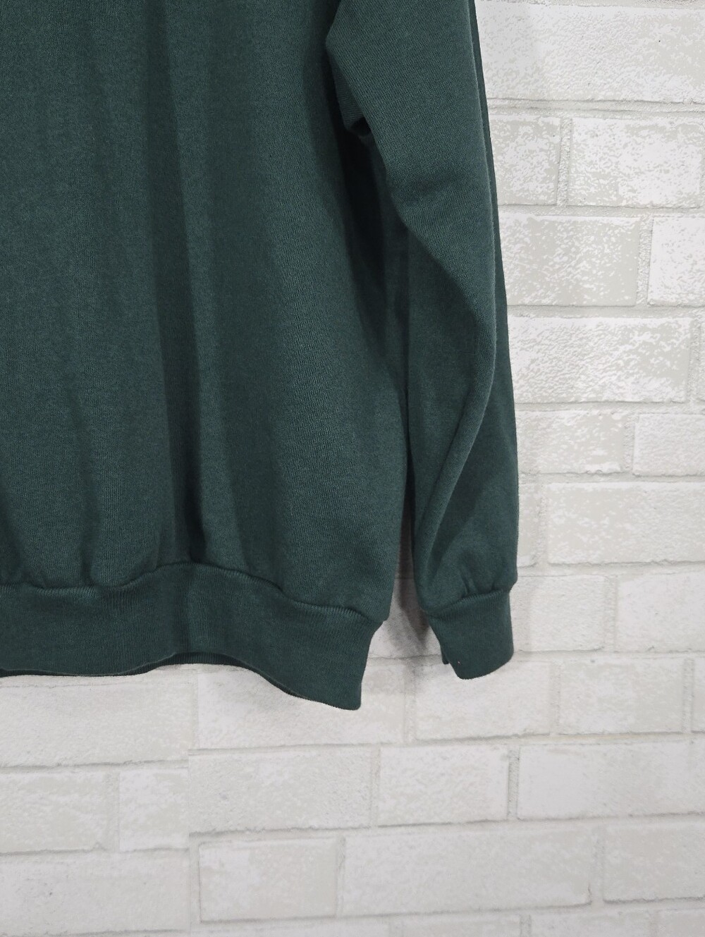 Hanes dark green crew-neck sweatshirt - Picture 10 of 14